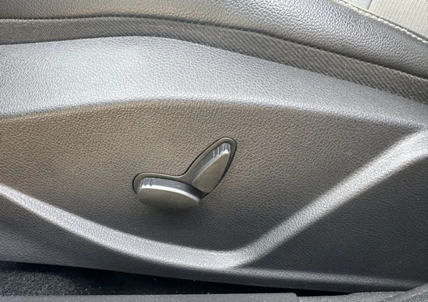 Ford Focus cena 32900 przebieg: 194687, rok produkcji 2014 z Mrozy małe 254